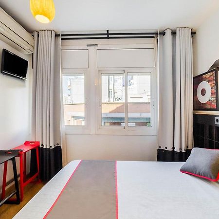 Hostal Athenas Sant Adria de Besos Exterior photo